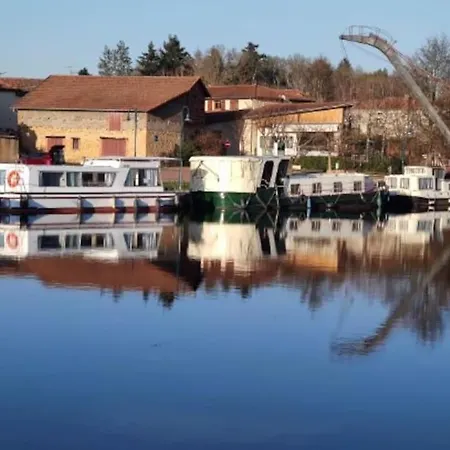ספינת מלון Libellule Peniche Nuit Insolite *
